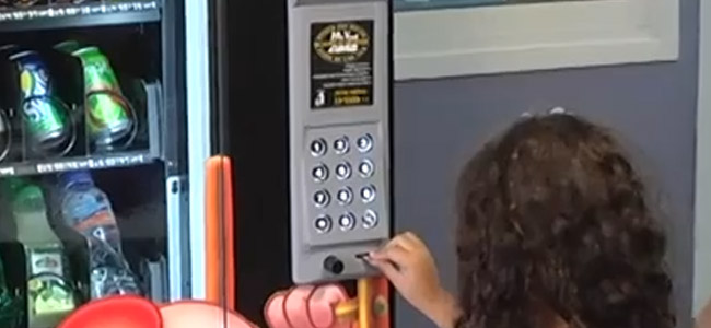 ממשק משתמש עם מסכי מגע או קודן